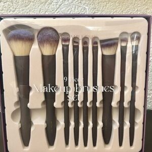 Luxe + Willow 9-Piece Makeup Brush Set